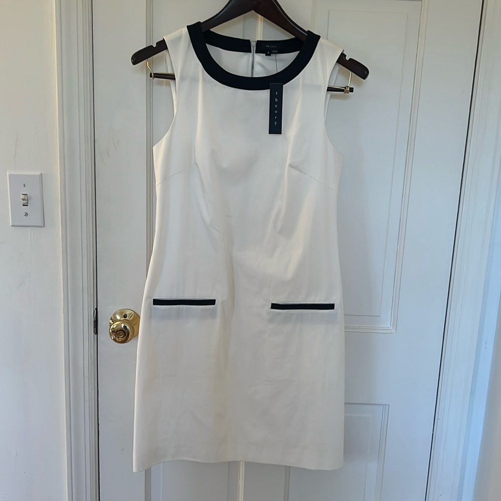 Theory new with tag size 8 cotton dress. Falls above knee